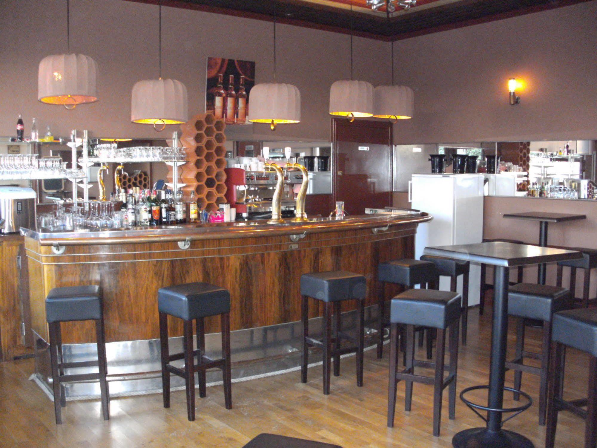 ורדון-סור-מוס Hotel Bar Restaurant Saint Paul מראה חיצוני תמונה